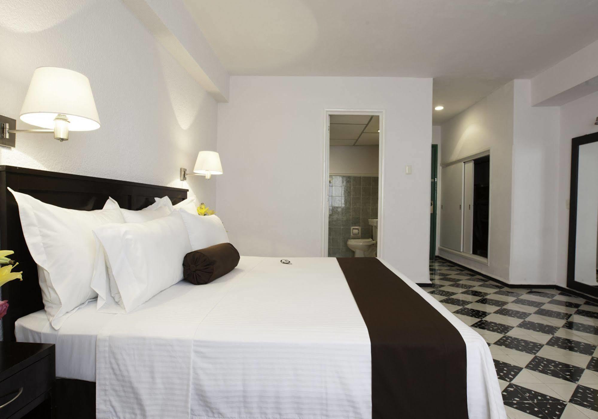 Hotel Mision Panamericana