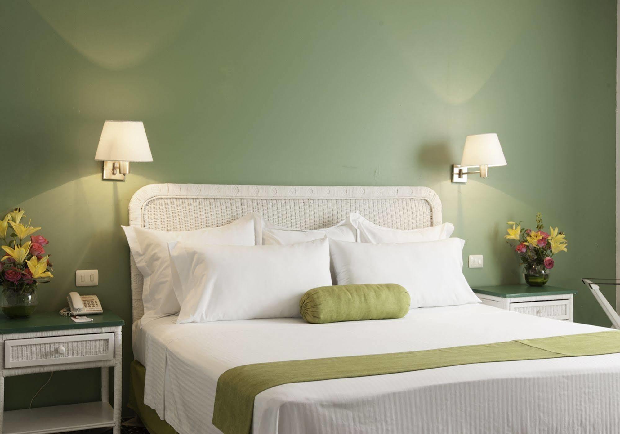 Hotel Mision Panamericana 4*